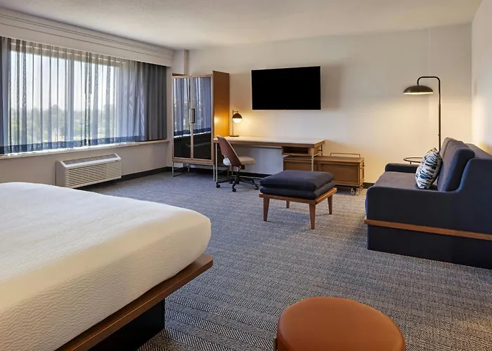 Courtyard By Marriott Baldwin Park