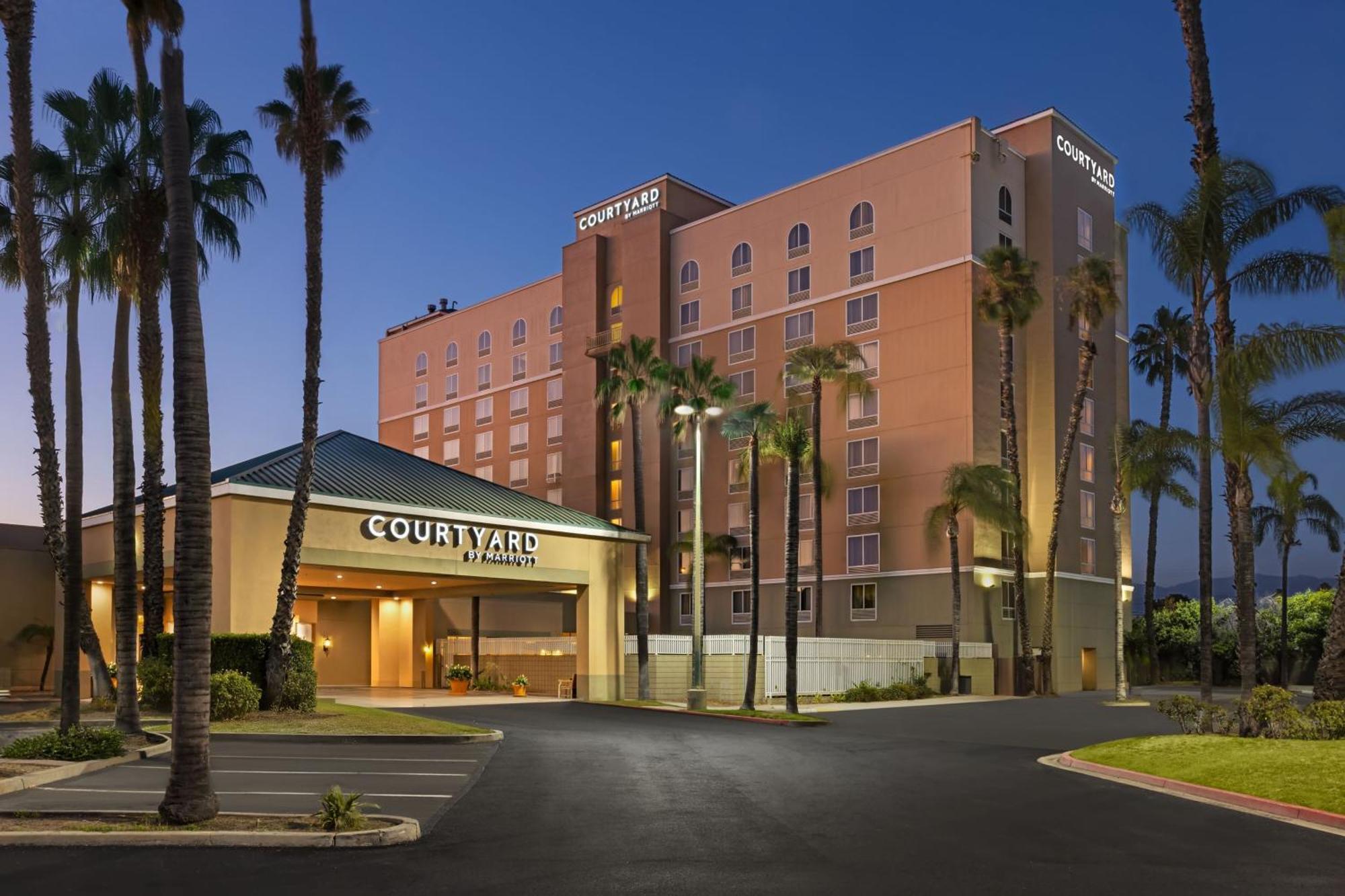 Hotel Courtyard By Marriott