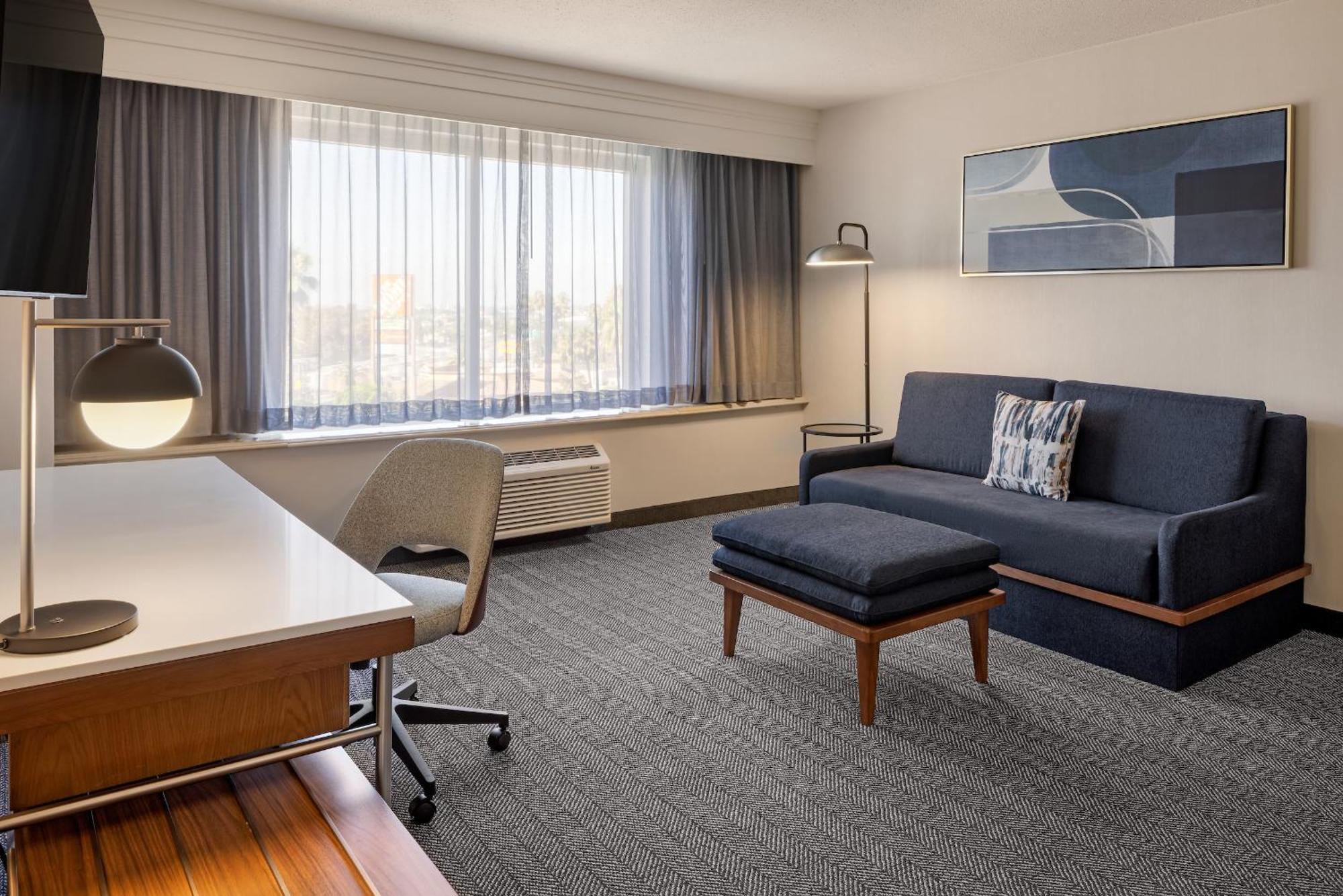 Courtyard By Marriott 3*