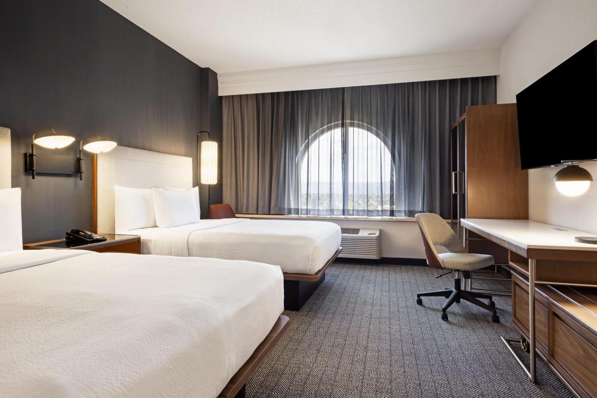 Hotel Courtyard By Marriott 3*