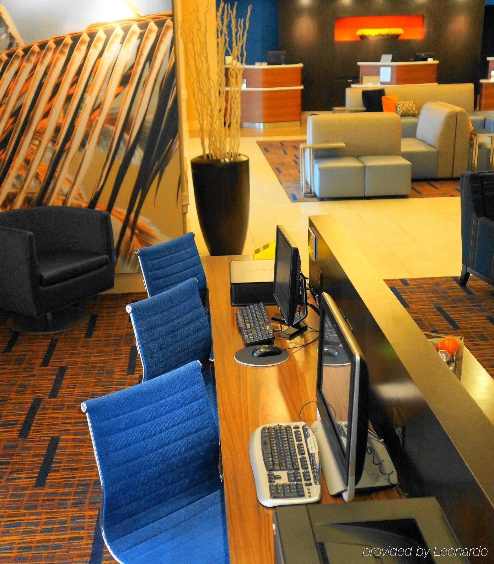 Courtyard By Marriott Hotel